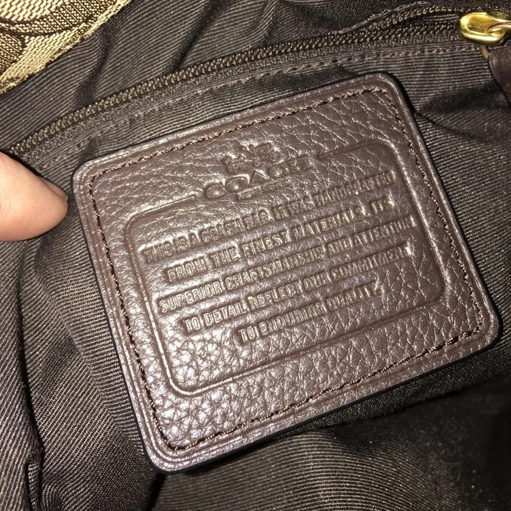 Coach signature handbag - Picture 8 of 8